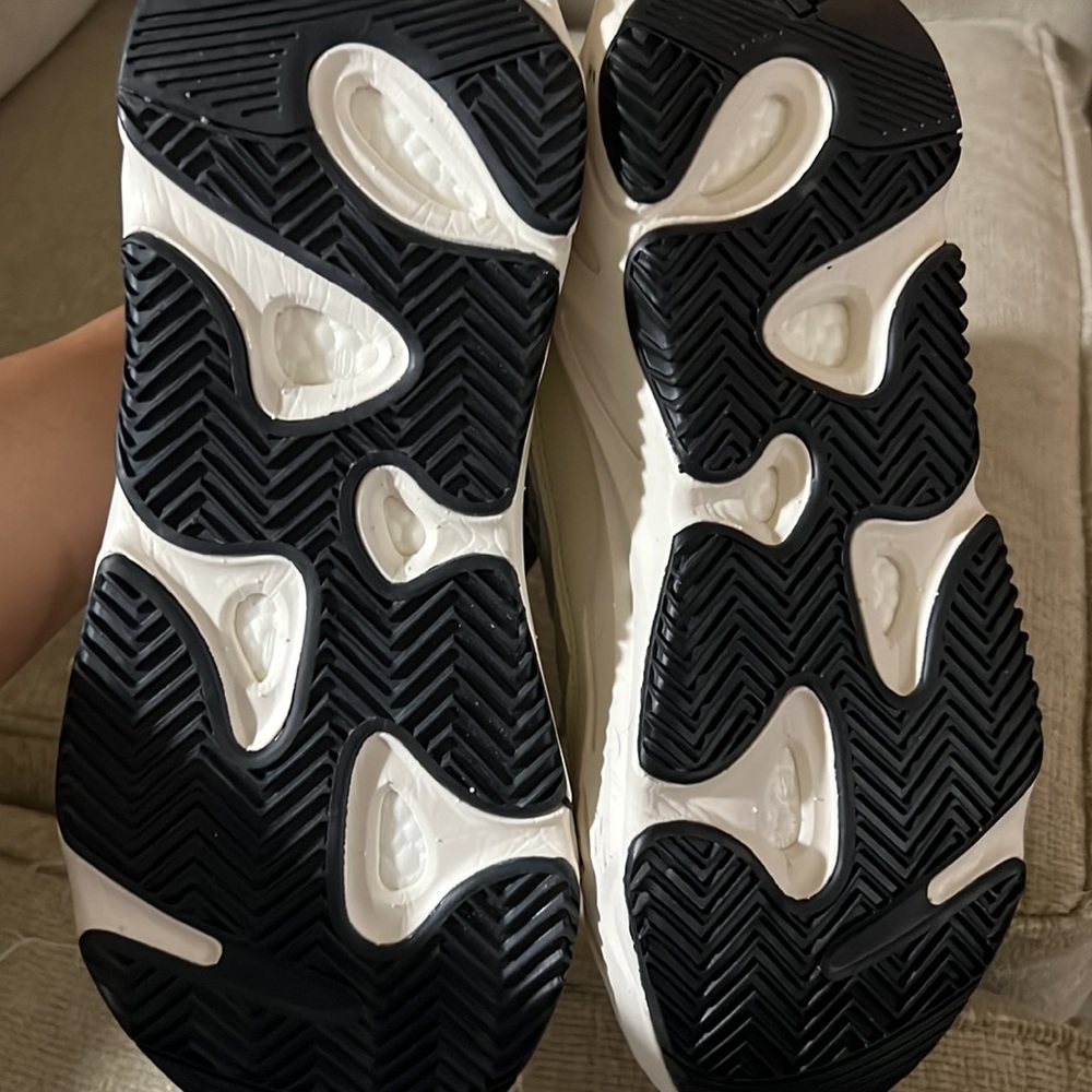 Adidas - Picture 4 of 6